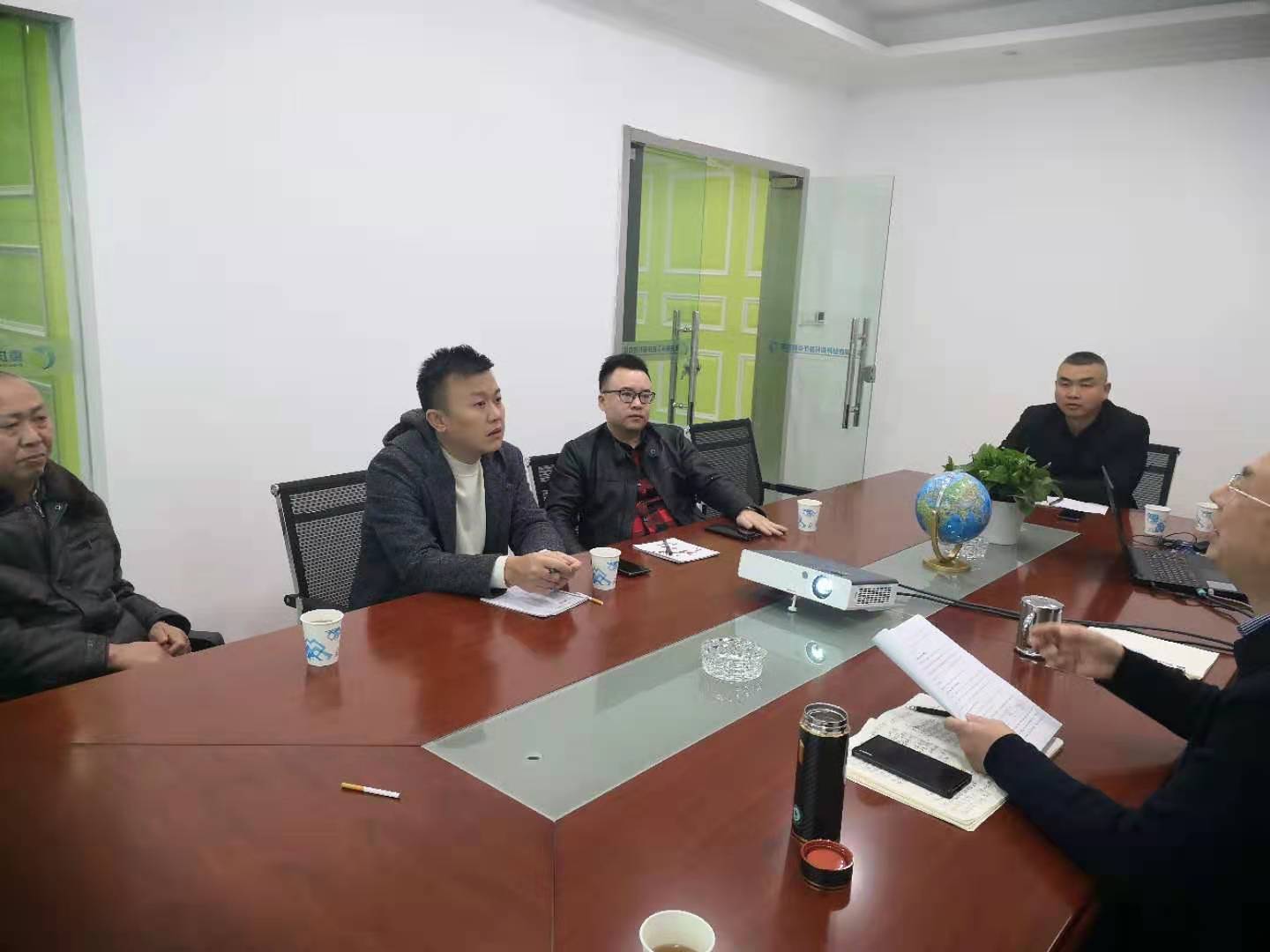 鼎昌印尼機(jī)械有限公司董事長陳海豐一行蒞臨重慶臻焱總部技術(shù)交流